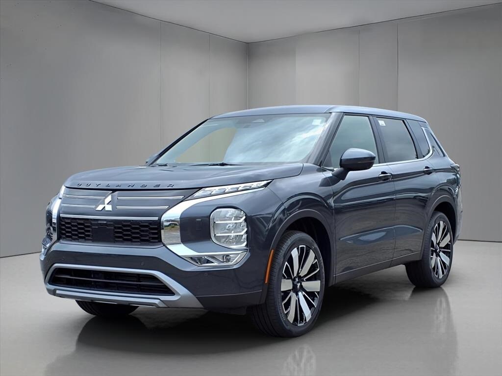 2025 Mitsubishi Outlander SE photo 3