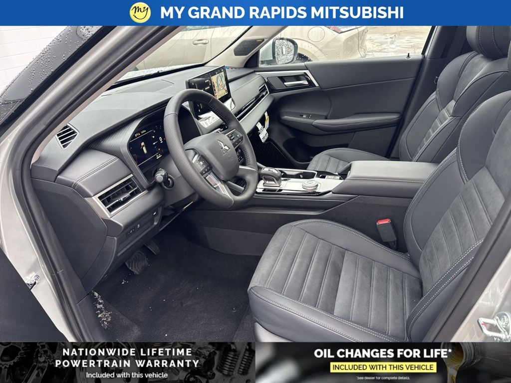 2026 Mitsubishi Outlander SE - Photo 11