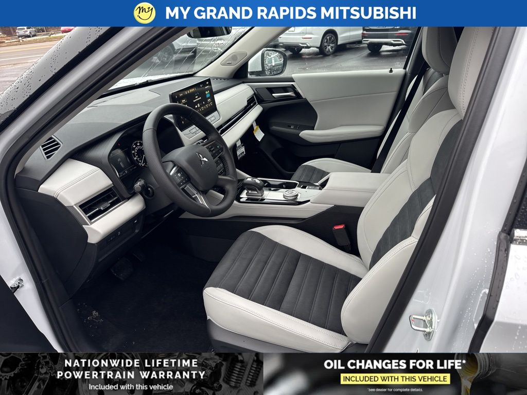 2026 Mitsubishi Outlander SE - Photo 9