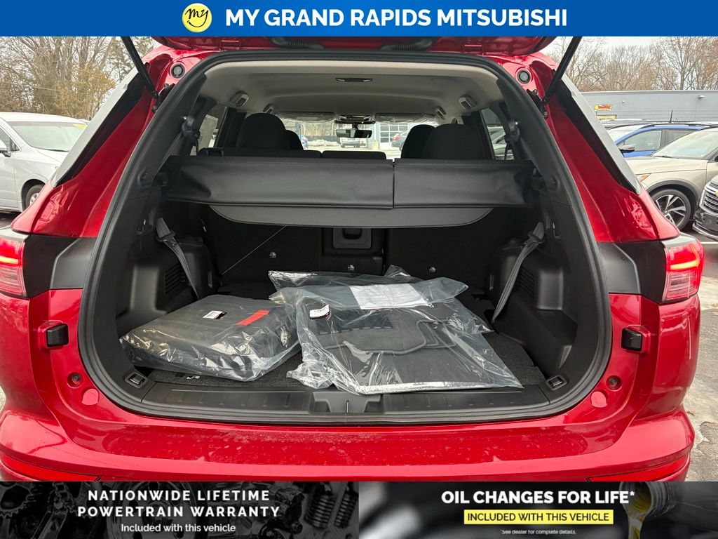 2026 Mitsubishi Outlander ES - Photo 17