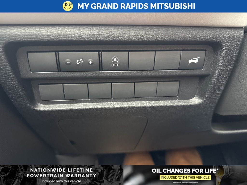 2026 Mitsubishi Outlander SE - Photo 29
