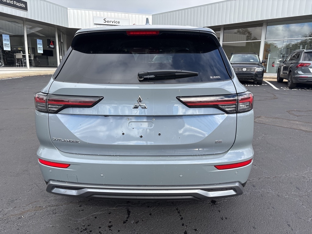New 2025 Mitsubishi Outlander SE SUV