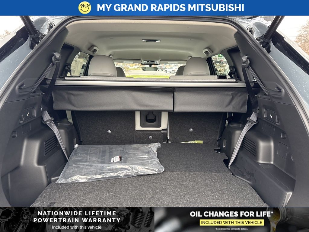 2026 Mitsubishi Outlander SE - Photo 12