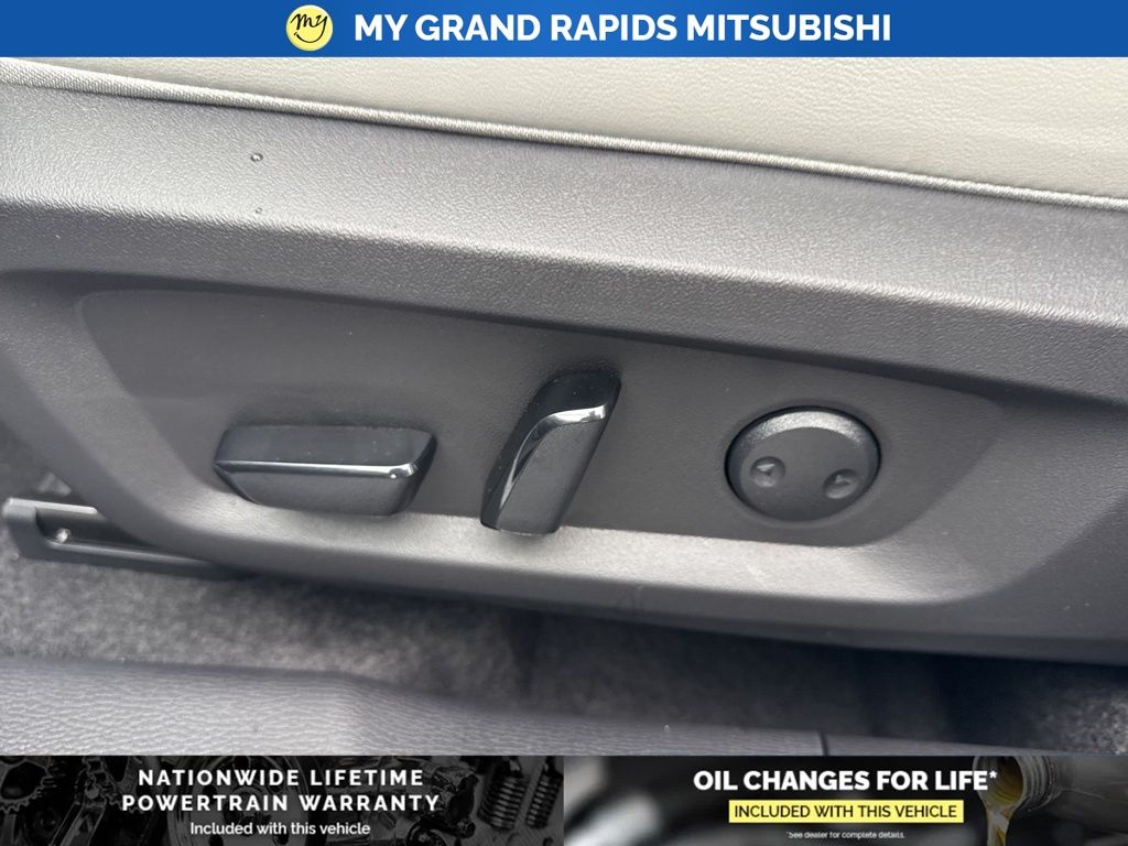 2026 Mitsubishi Outlander SE - Photo 16