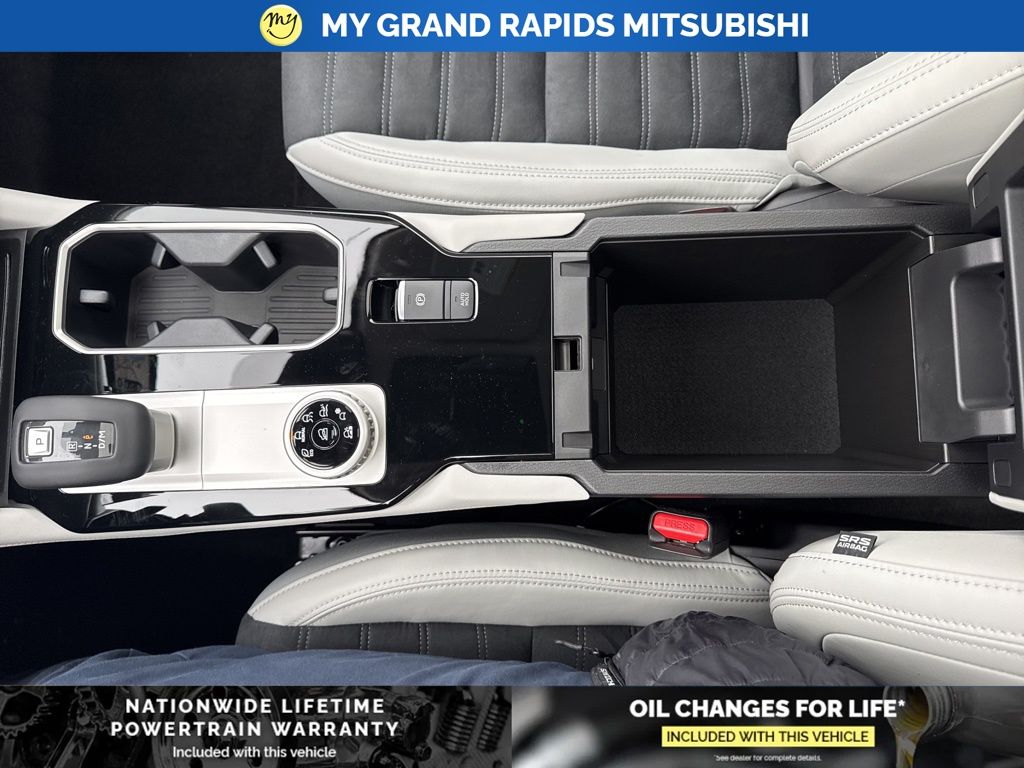 2026 Mitsubishi Outlander SE - Photo 26