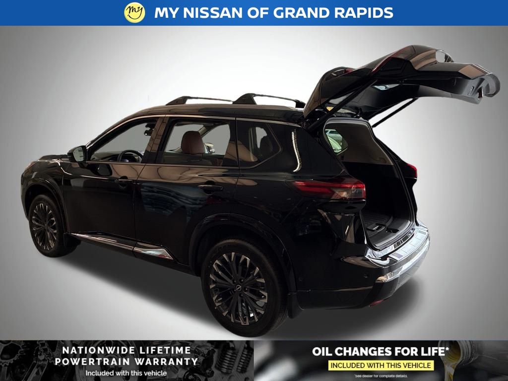 2026 Nissan Rogue Platinum photo 4