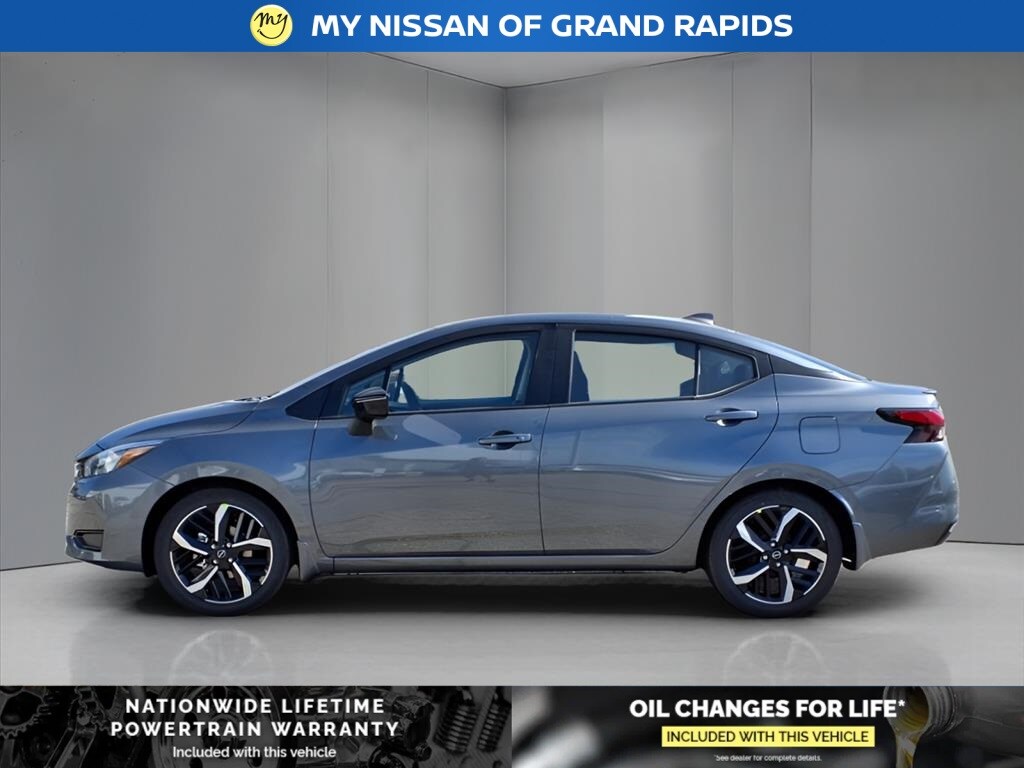 2025 Nissan Versa 1.6 SR photo 3