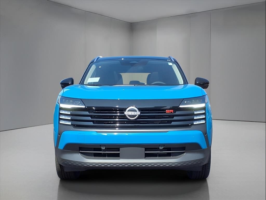 2025 Nissan Kicks SR photo 2