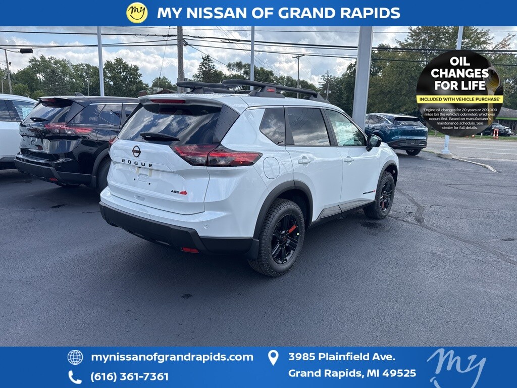 2026 Nissan Rogue SV photo 2