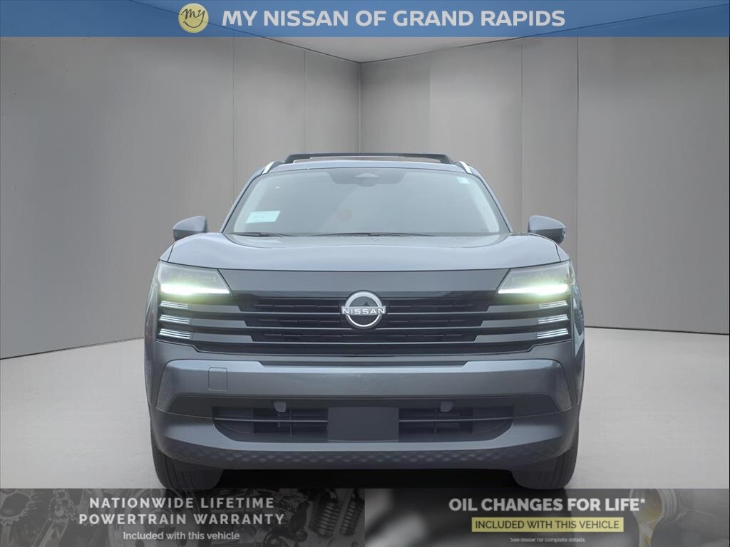 2025 Nissan Kicks SV photo 2