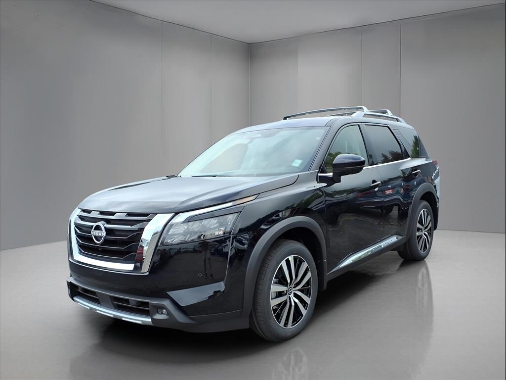 2025 Nissan Pathfinder Platinum photo 3