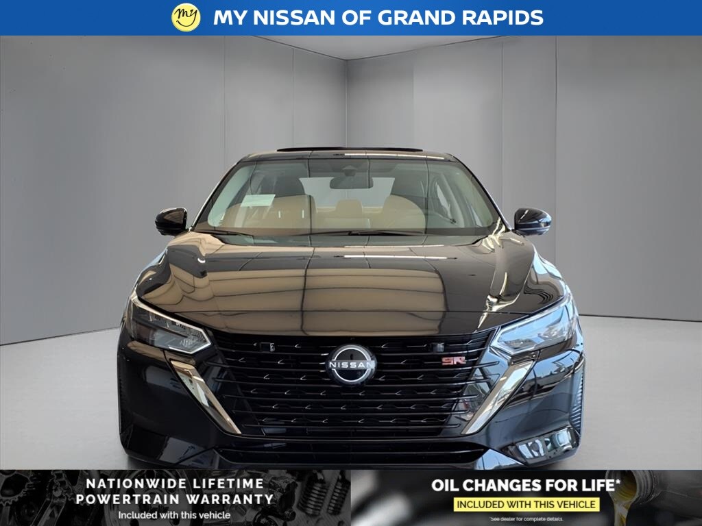 2025 Nissan Sentra SR photo 2