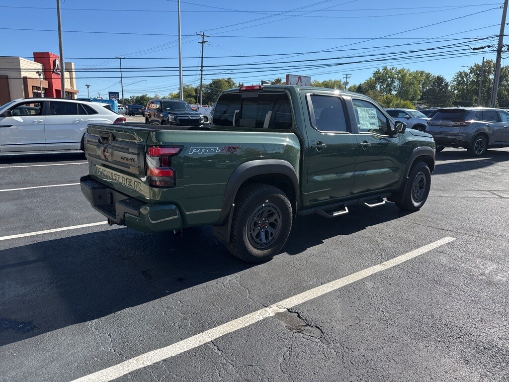 2026 Nissan Frontier PRO-4X photo 2