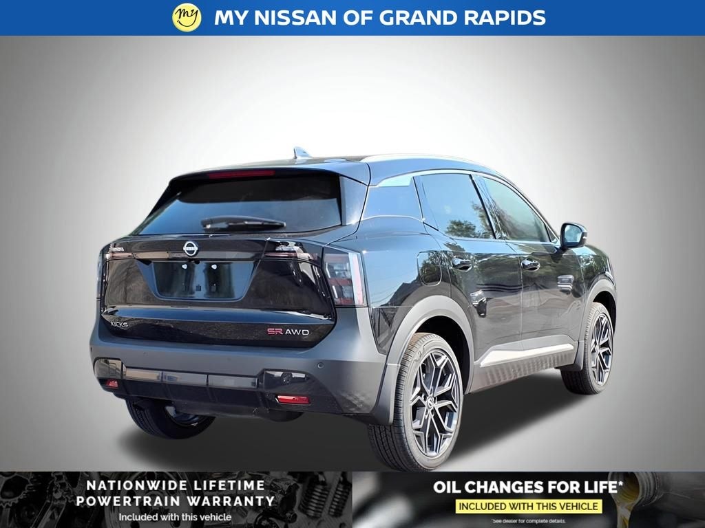 New 2025 Nissan Kicks SR SUV