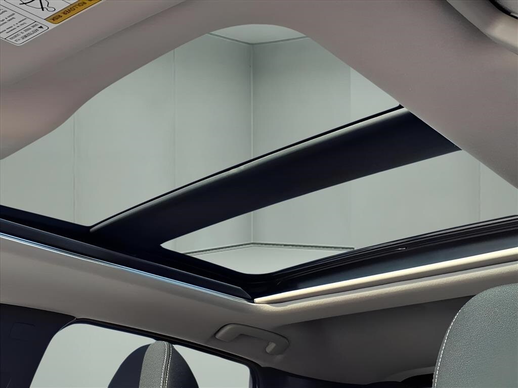 2026 Nissan Kicks SV photo 4