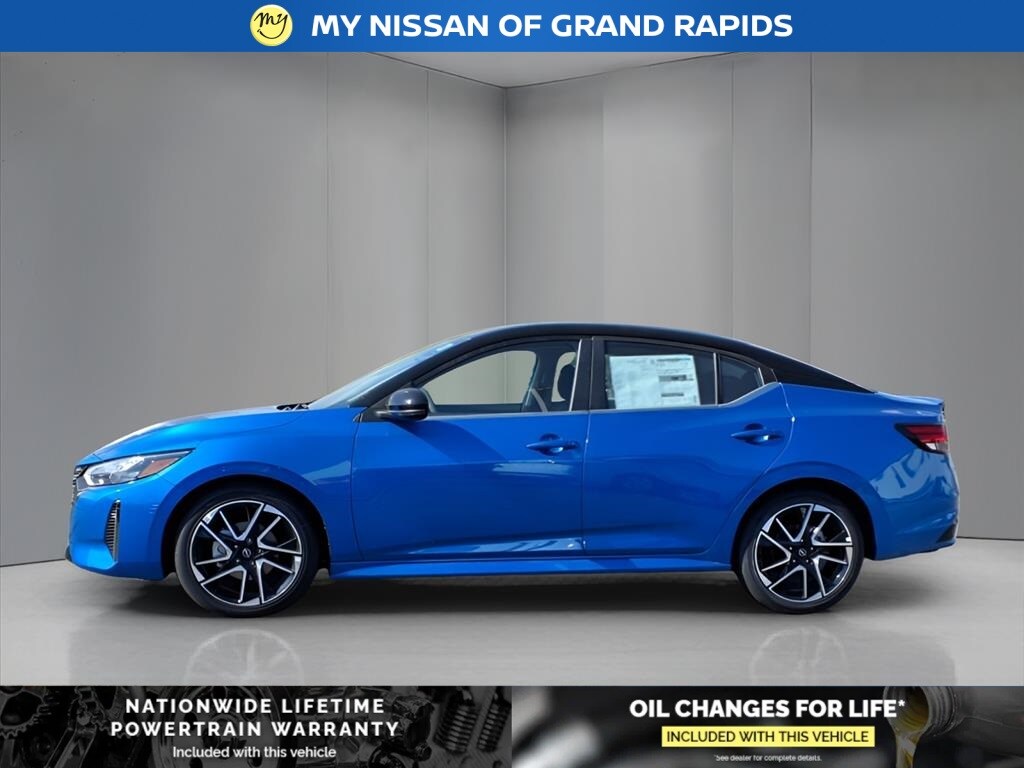 2025 Nissan Sentra SR photo 4