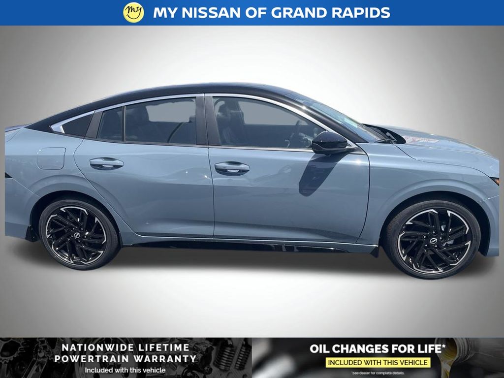 2026 Nissan Sentra SR - Photo 7