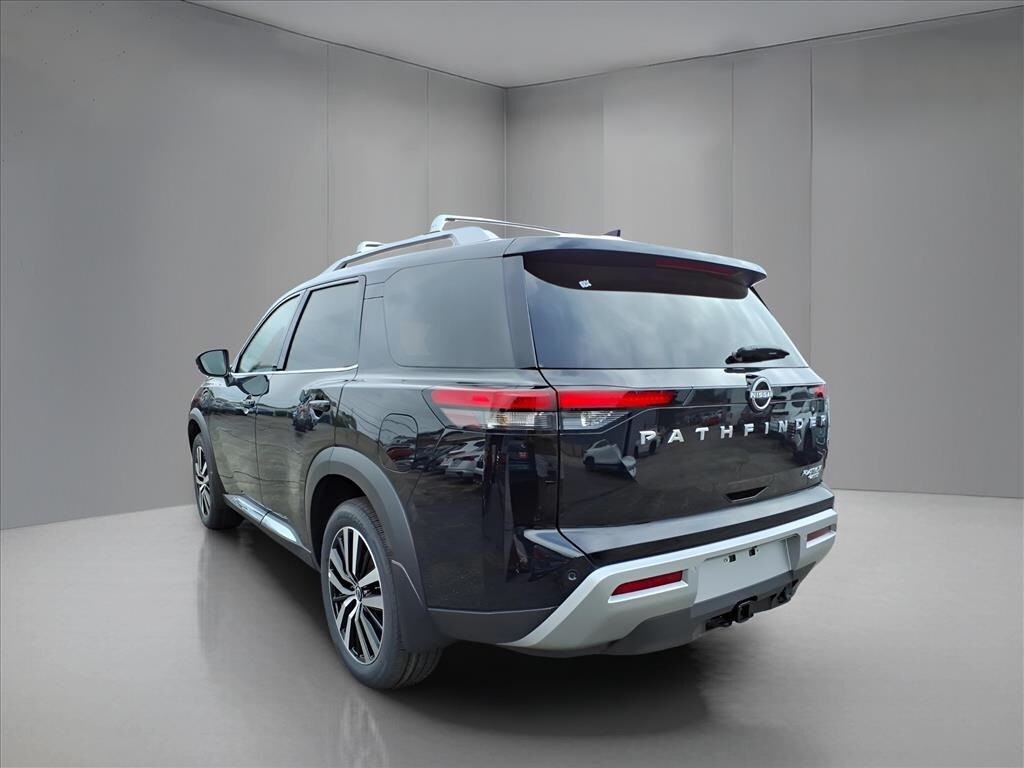 2025 Nissan Pathfinder Platinum photo 4