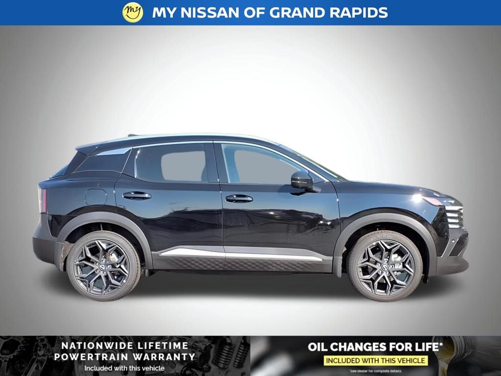 New 2025 Nissan Kicks SR SUV