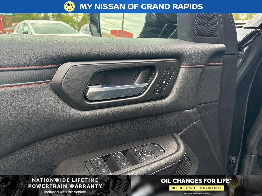 2026 Nissan Armada PRO-4X - Photo 11