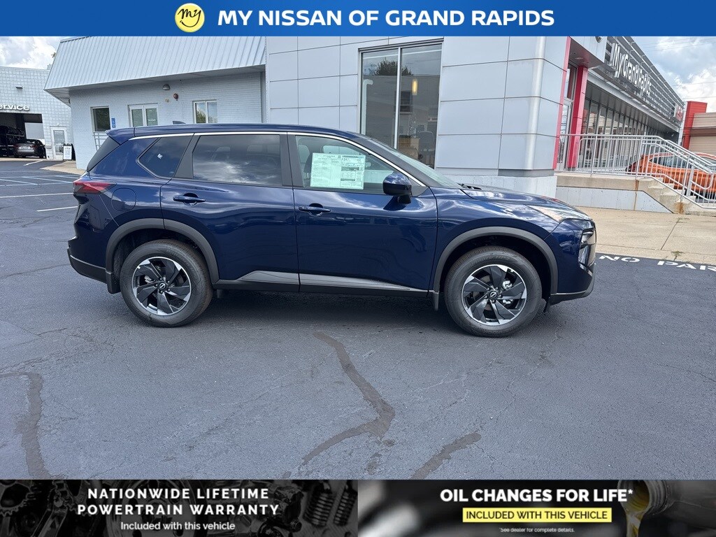 2026 Nissan Rogue SV photo 2