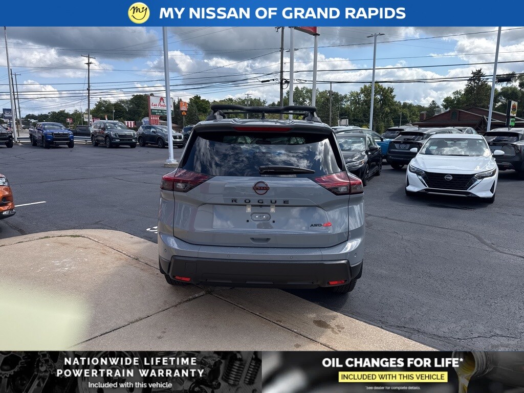 2026 Nissan Rogue SV photo 3