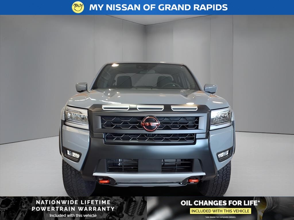 2025 Nissan Frontier PRO-4X photo 2