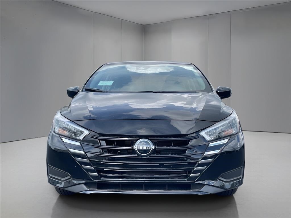 2025 Nissan Versa 1.6 SV photo 2