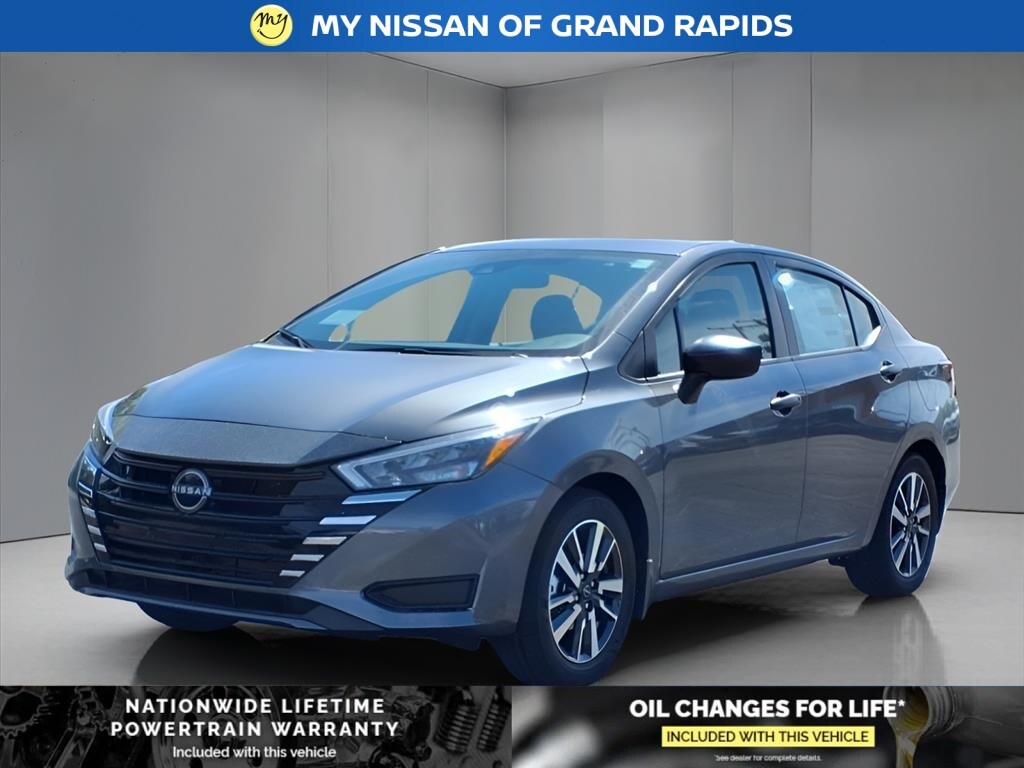 2025 Nissan Versa 1.6 S photo 2