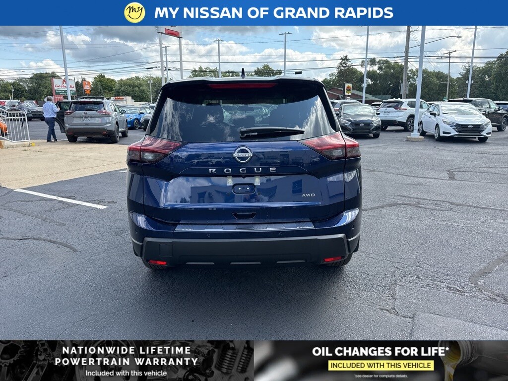 2026 Nissan Rogue SV photo 3