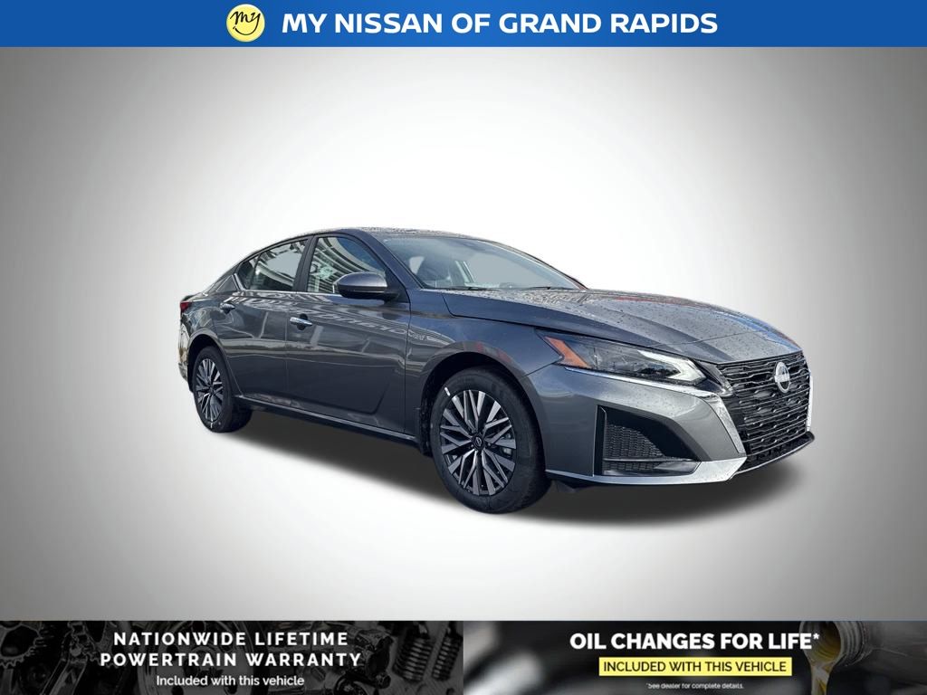 2025 Nissan Altima SV's photo