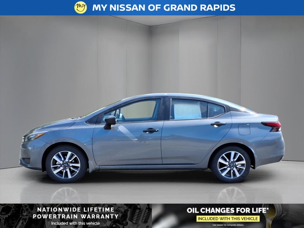 2025 Nissan Versa 1.6 S photo 3