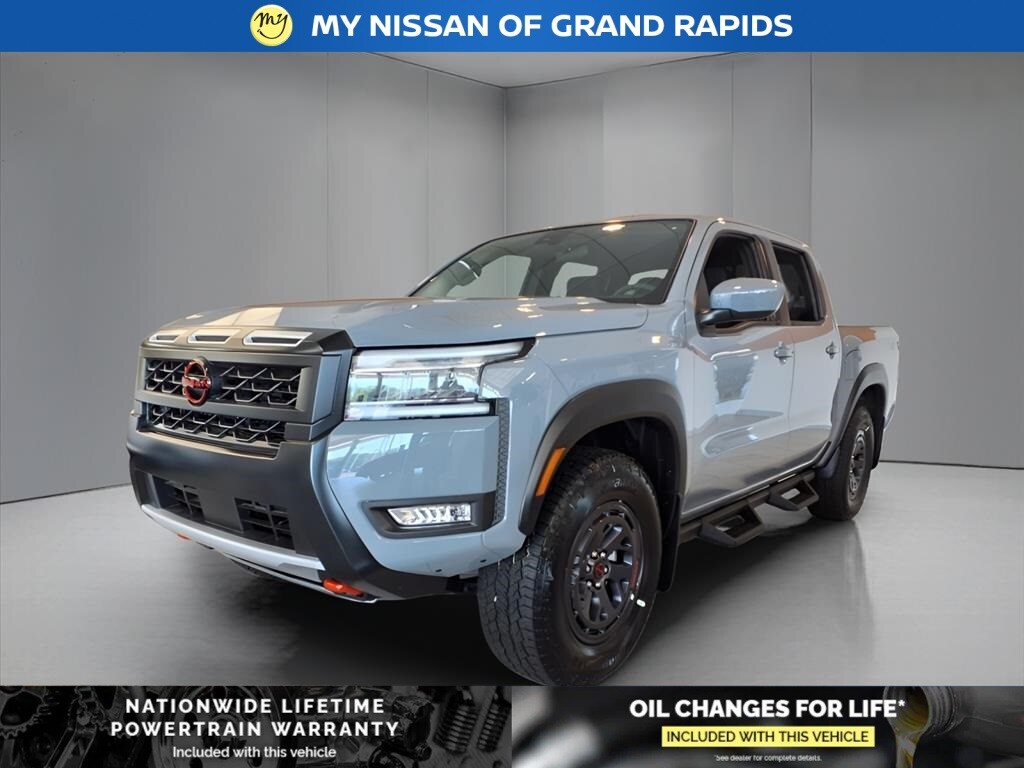 2025 Nissan Frontier PRO-4X photo 3
