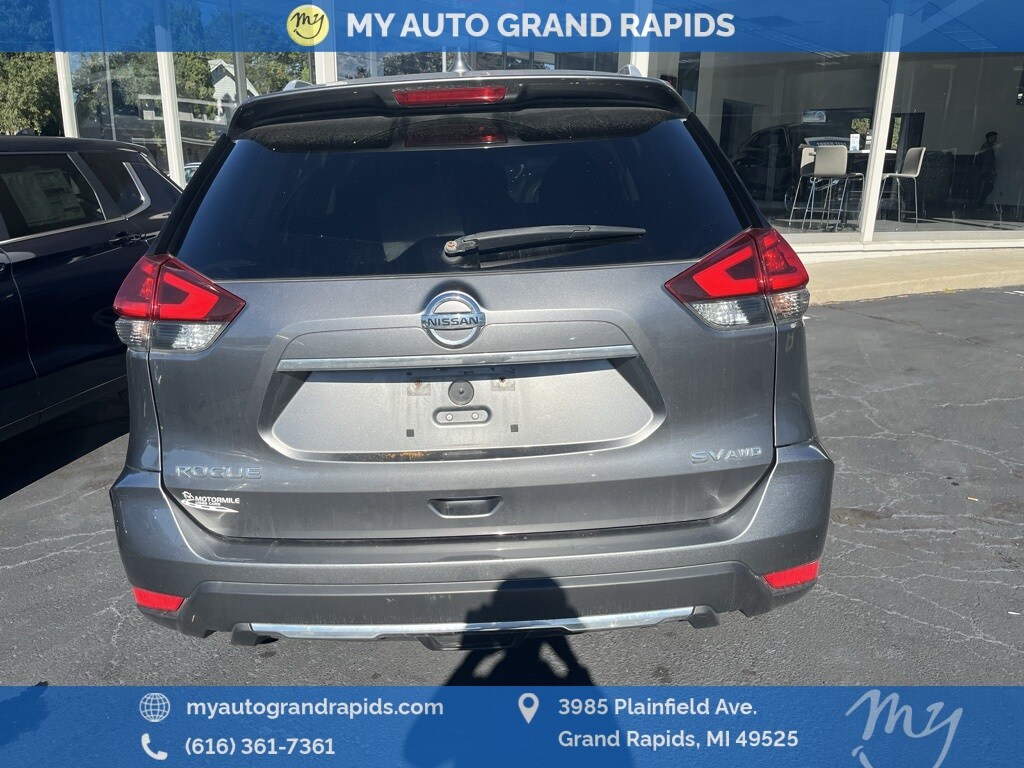 2018 Nissan Rogue SV photo 4