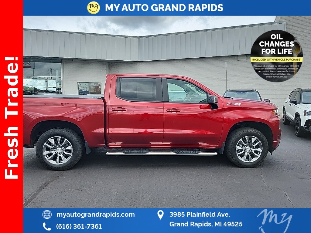 2022 Chevrolet Silverado 1500 RST photo 2