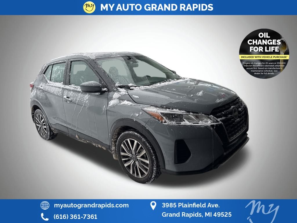2024 Nissan Kicks SV's photo