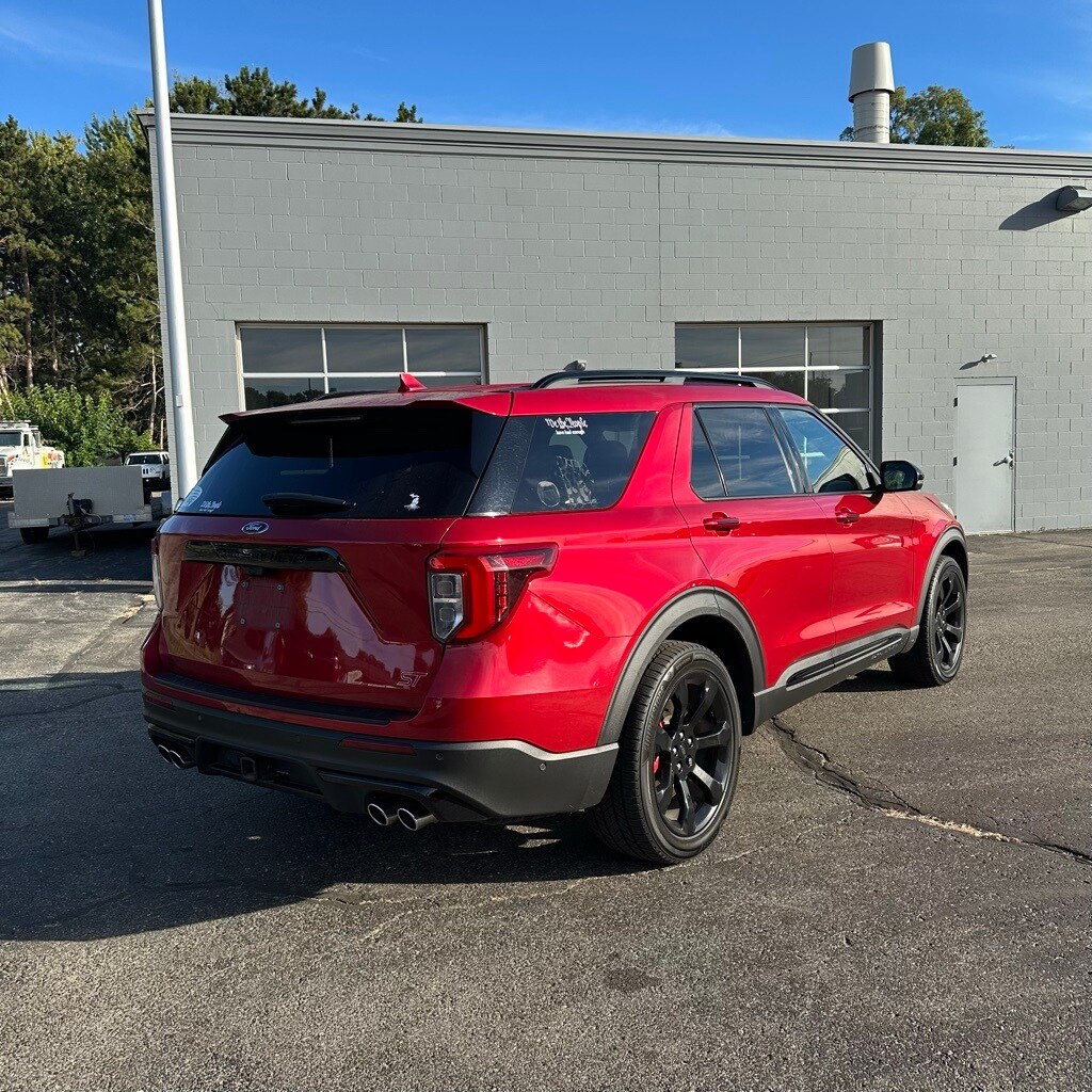 2020 Ford Explorer ST photo 3
