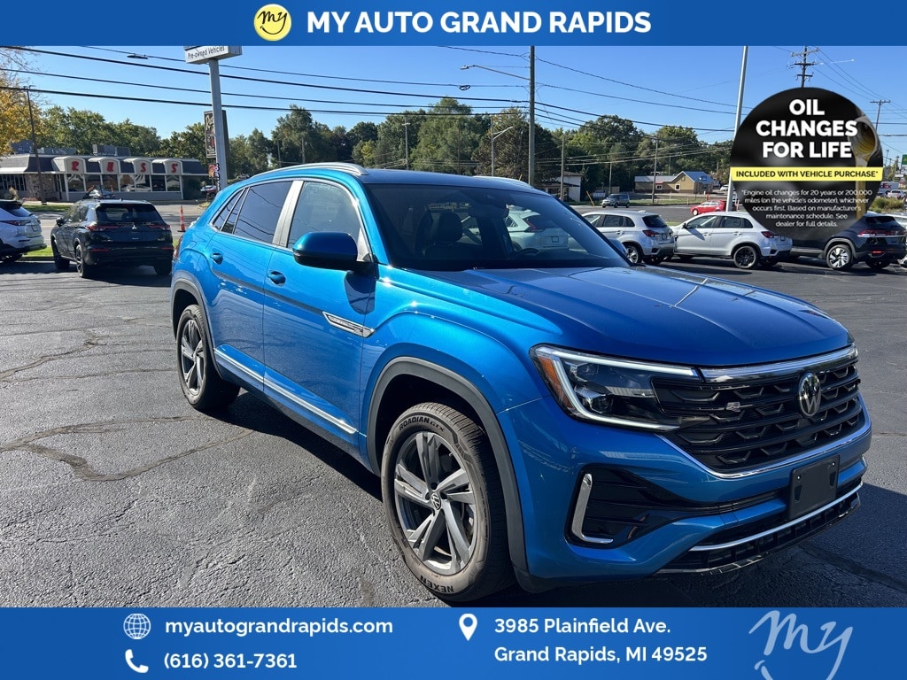 2024 Volkswagen Atlas Cross Sport SEL R-LINE's photo