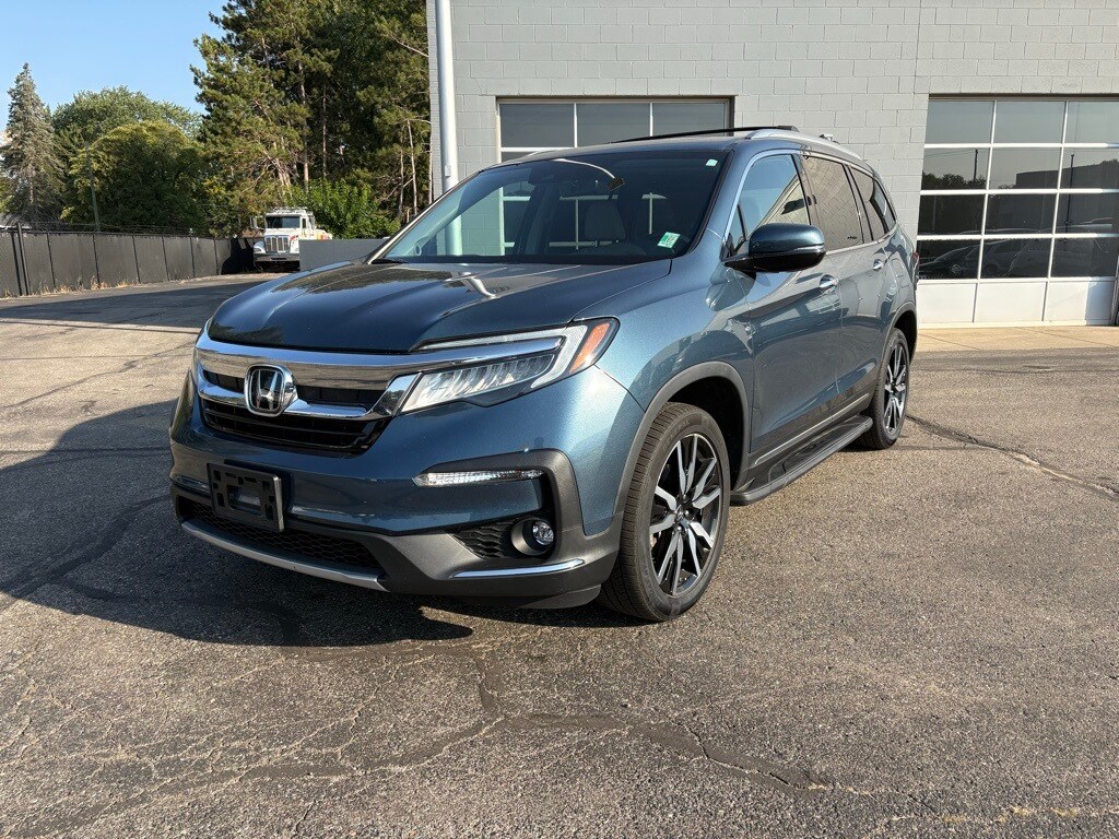2020 Honda Pilot Touring photo 2