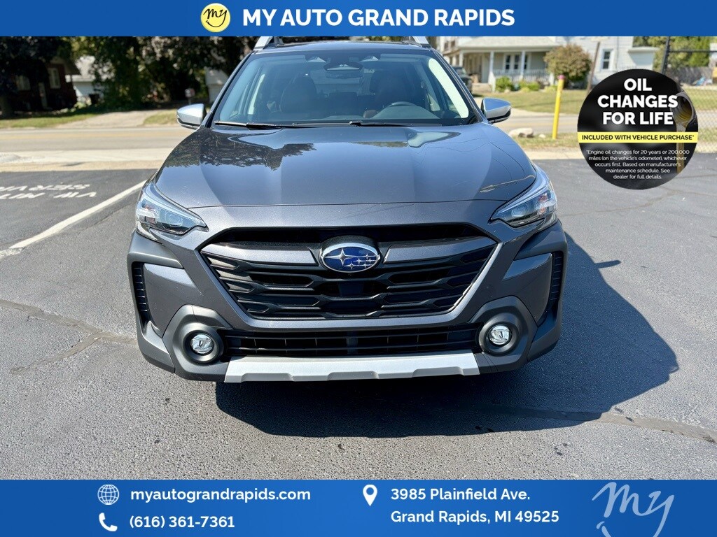 2023 Subaru Outback Touring XT photo 2