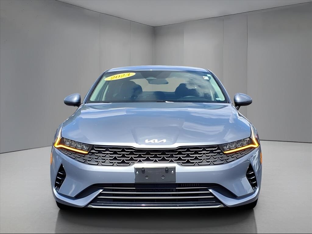 2023 Kia K5 LXS photo 2