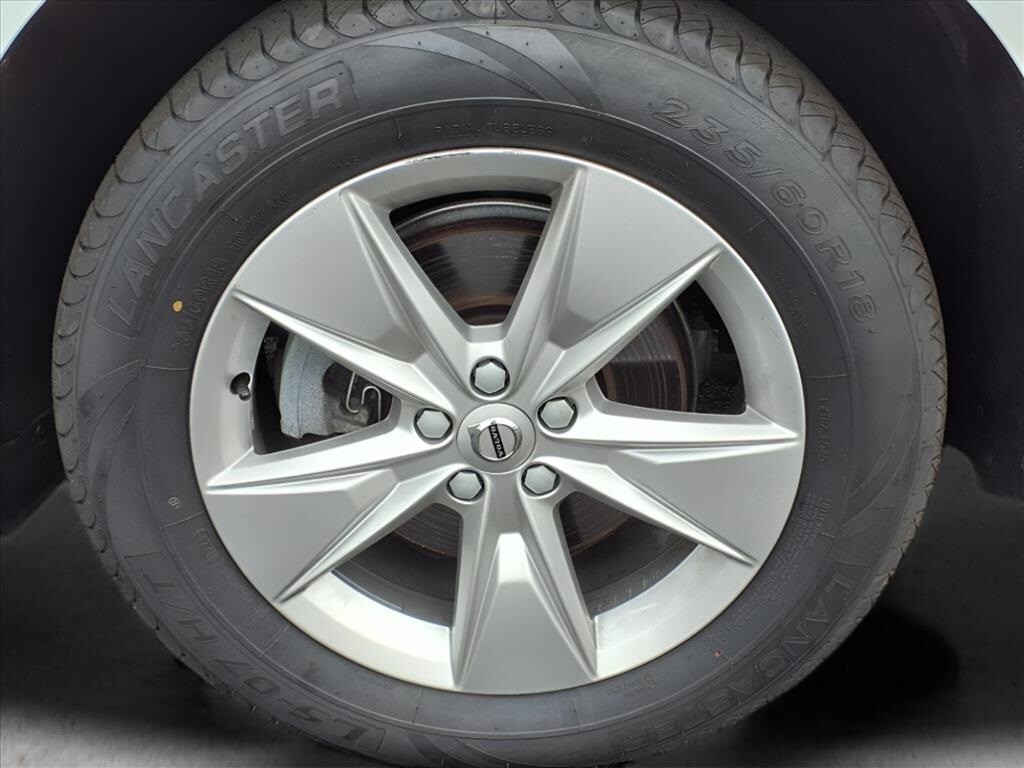 2022 Volvo XC60 B5 Momentum photo 4