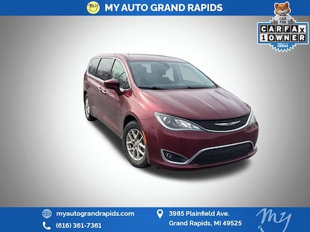 2020 Chrysler Pacifica Touring Van Passenger Van