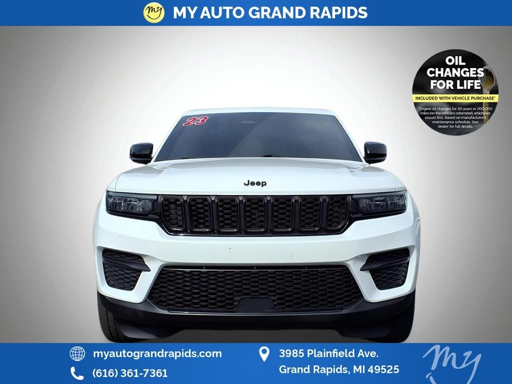 Used 2023 Jeep Grand Cherokee Laredo SUV