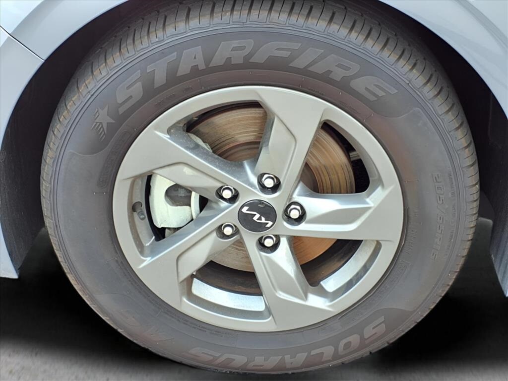 2023 Kia K5 LXS photo 4