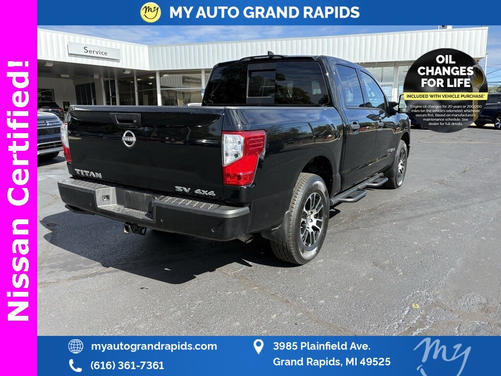 2024 Nissan Titan SV photo 3