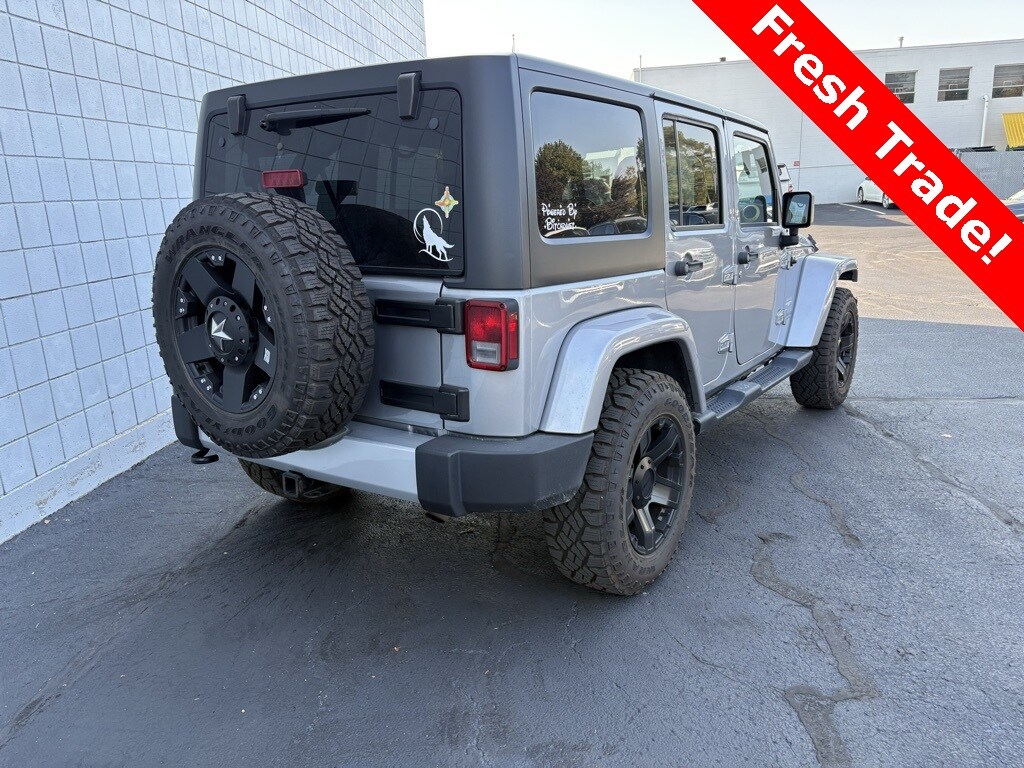 2014 Jeep Wrangler Unlimited Sahara photo 3