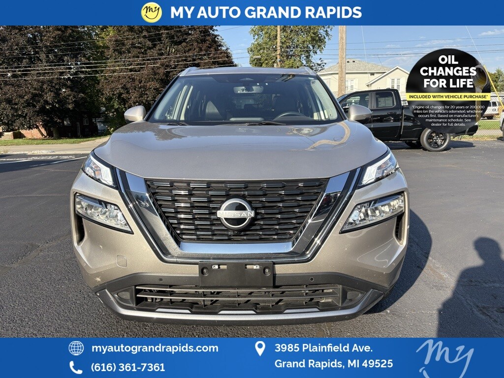 2023 Nissan Rogue SL photo 2