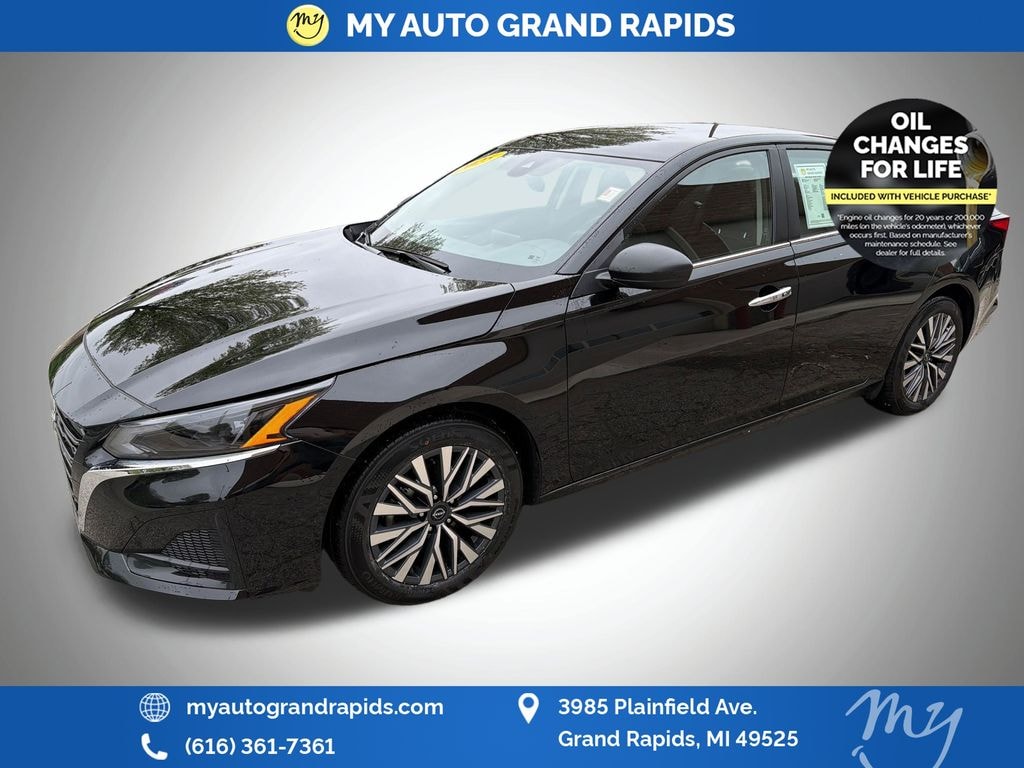Used 2025 Nissan Altima SV Sedan