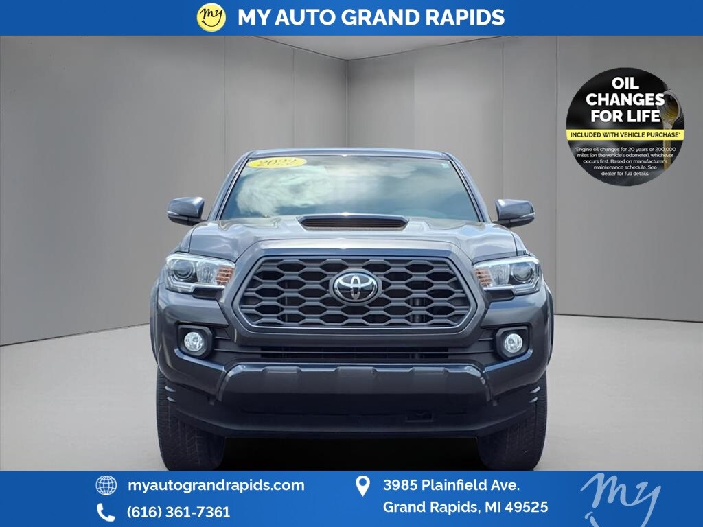 2022 Toyota Tacoma TRD Sport V6 photo 2